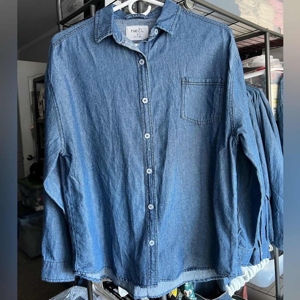 NWT Rue 21 jean long sleeve button up top